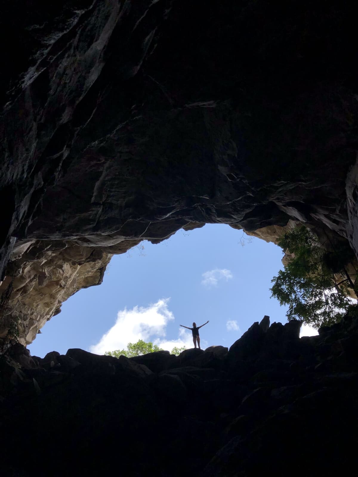 Fernanda cammina tra cascate e canyon nelle valli della Chapada Diamantina