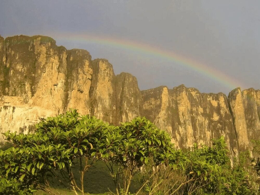 . Quelle est la meilleure période pour aller au Mont Roraima ? Arc en ciel