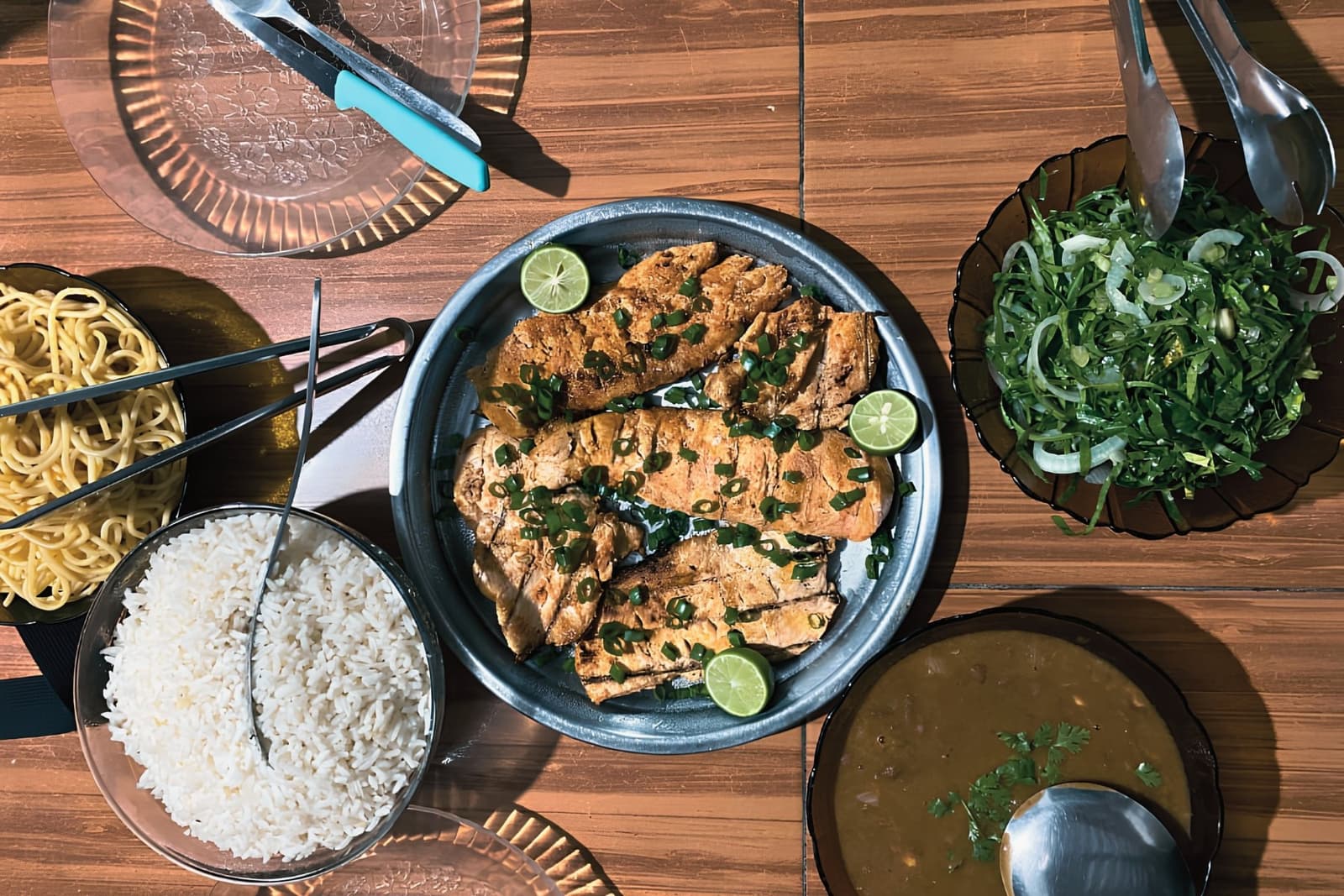 Fresh fish, bright lime, and a table full of flavour — the real taste of the Maranhão interior. Photo 2
